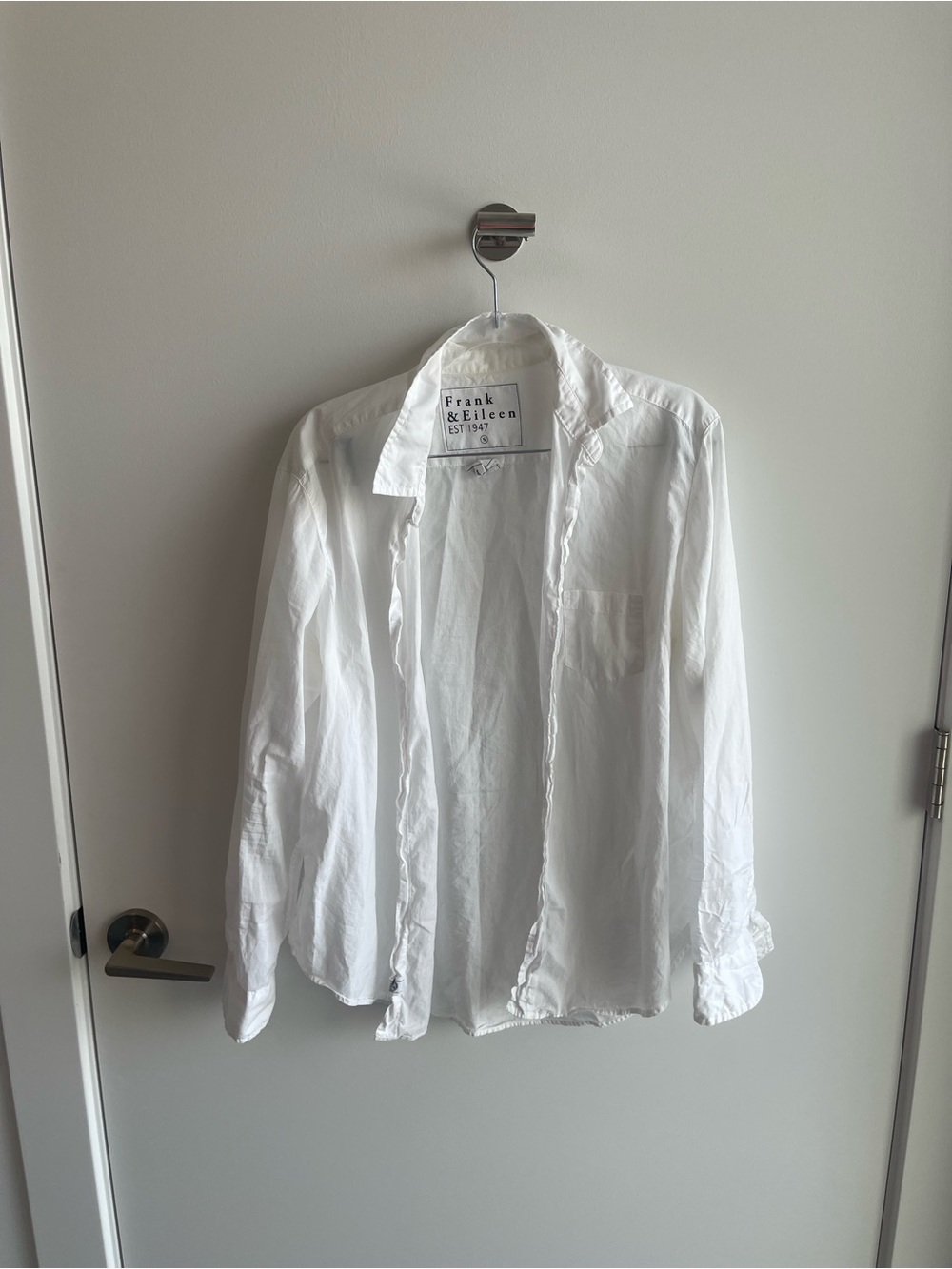 Frank & Eileen White Button-Up Shirt